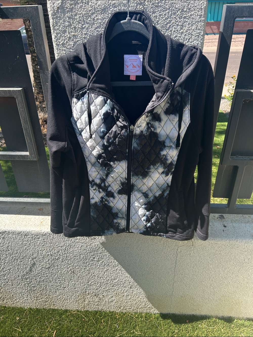 26 International Black Jacket with Gray Tie-Dye Quilted Front Panel Hoodie